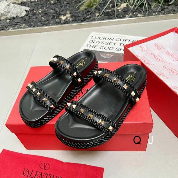 Picture of Valentino Shoes _SKUValentinosz35-40J110120128
